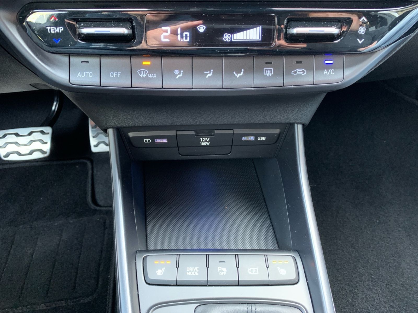 Fahrzeugabbildung Hyundai BAYON 1.0 T-GDI 7-DCT Connect & Go Mild-Hybrid N
