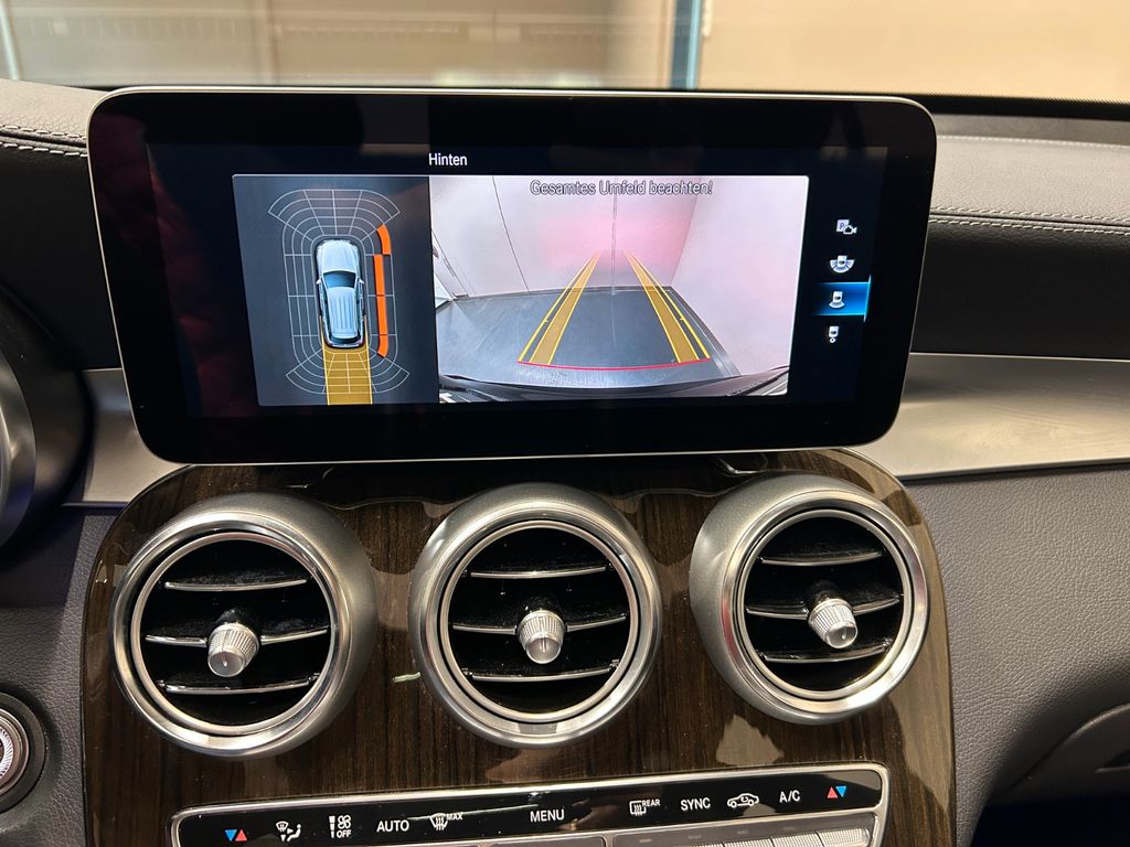 Mercedes-Benz GLC 300 GLC300 4M *AMG LINE*PANO*KAMERA*AHK*LED*CARPLAY*