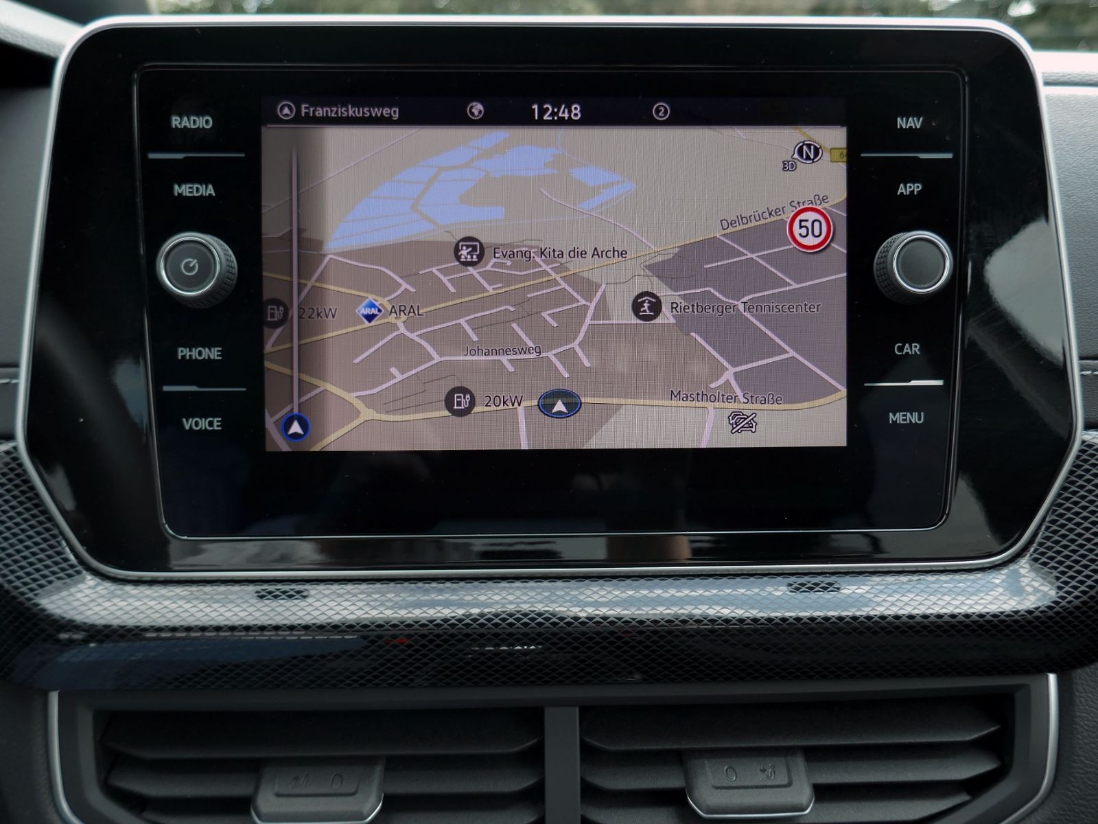 Fahrzeugabbildung Volkswagen T-Cross R-Line 1.0 TSI | LED PDC ACC Navi App