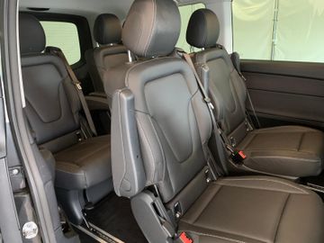Mercedes V 220 - 5