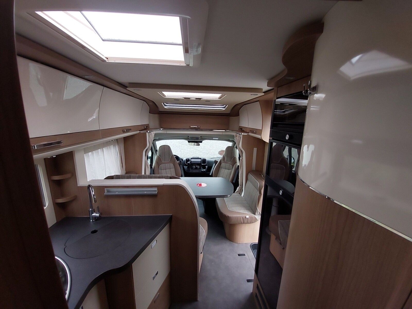 Fahrzeugabbildung Malibu T 490 LE Automatik SkyView Media