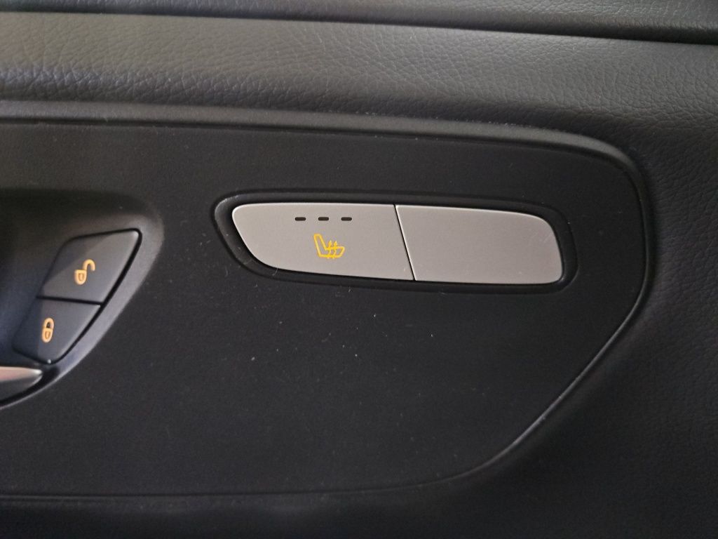 Fahrzeugabbildung Mercedes-Benz V 250 ED lang 4x4 Nav AHK PTS RFK 2 Schiebetüren