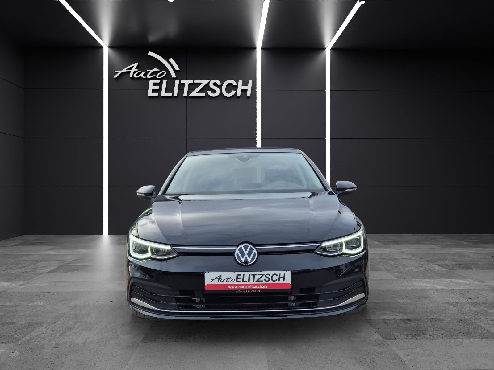 Fahrzeugabbildung Volkswagen Golf VIII MOVE LED ACC AHK PANO HuD AID NAVI