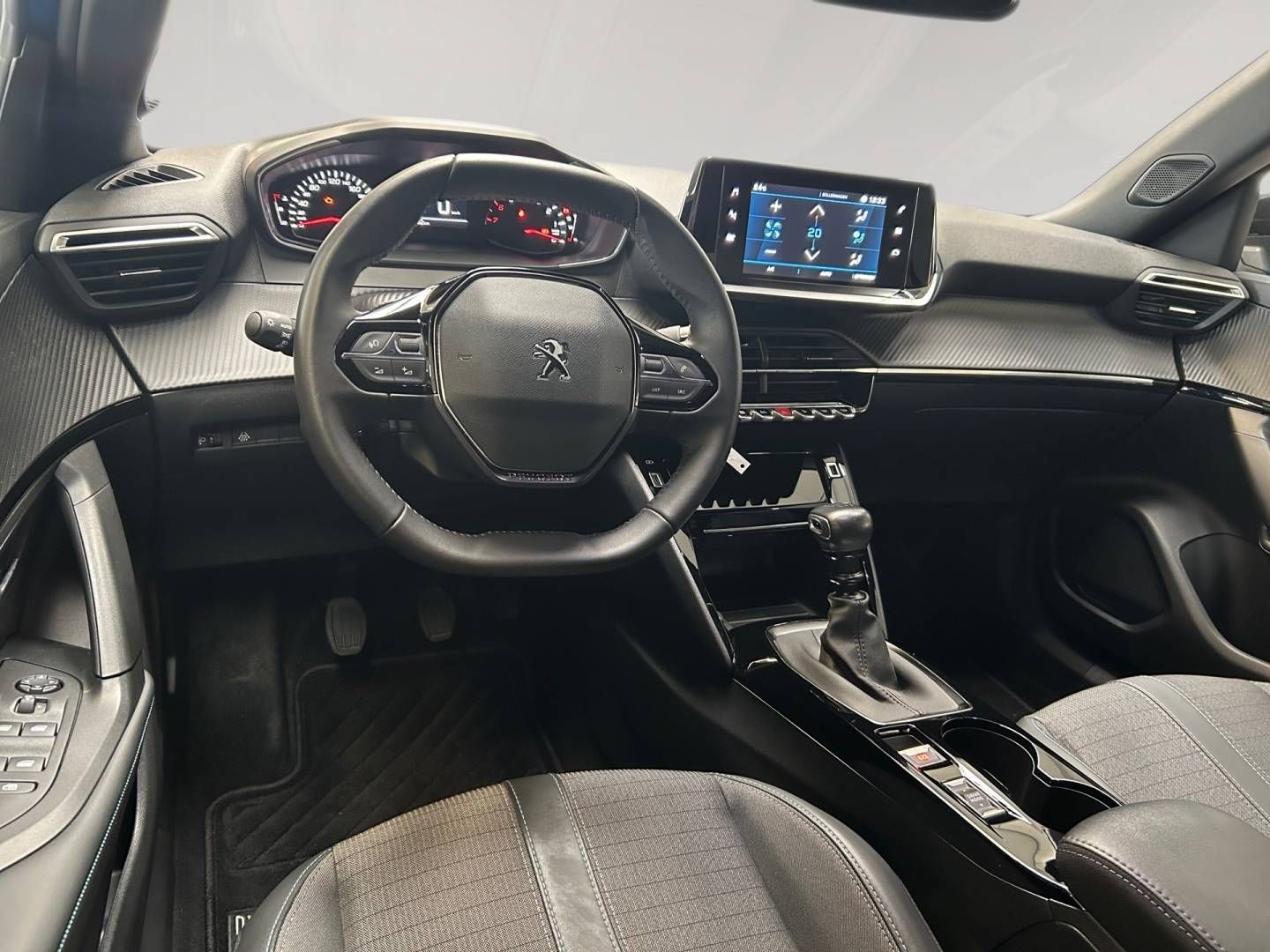 Fahrzeugabbildung Peugeot 2008 PureTech 130 1.2