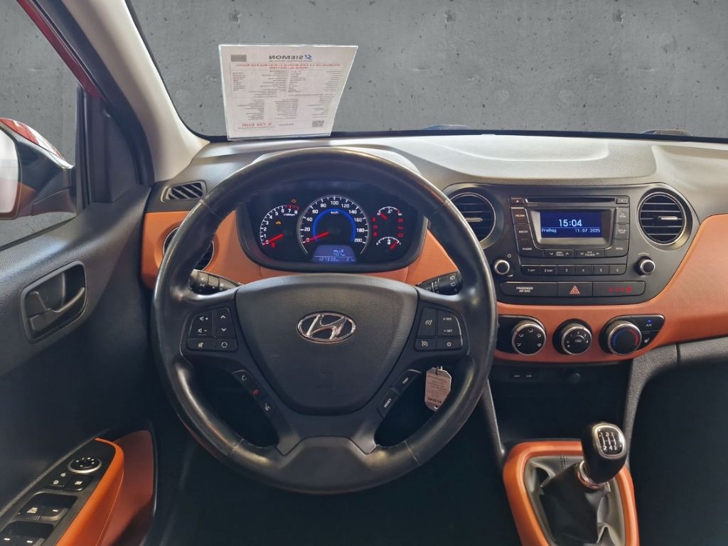 Fahrzeugabbildung Hyundai i10 1.2 FIFA World Cup Klima SHZ Radio Isofix Al