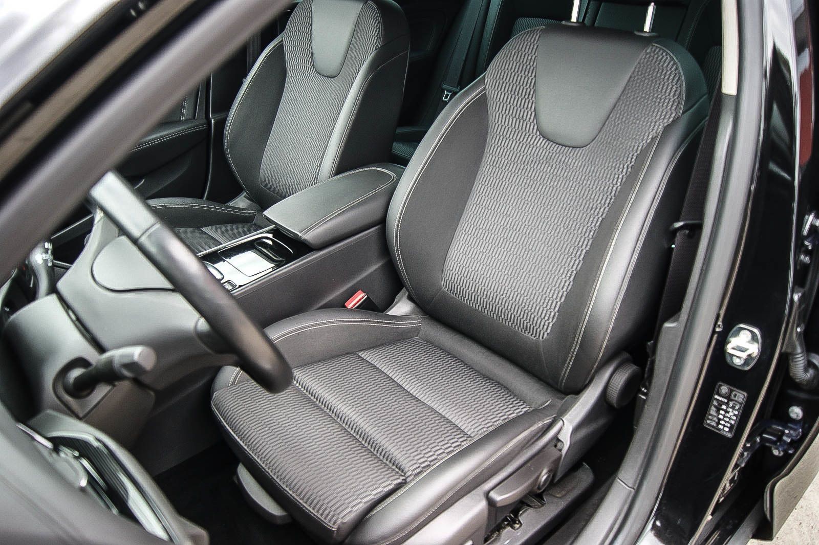 Fahrzeugabbildung Opel Insignia Sports Tourer 1.5T INNOVATION LED NAVI