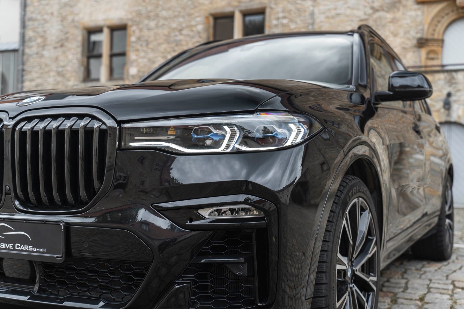 Fahrzeugabbildung BMW X7 M50i H&K HUD LASER LUFT SKY ACC MASSAGE 3D