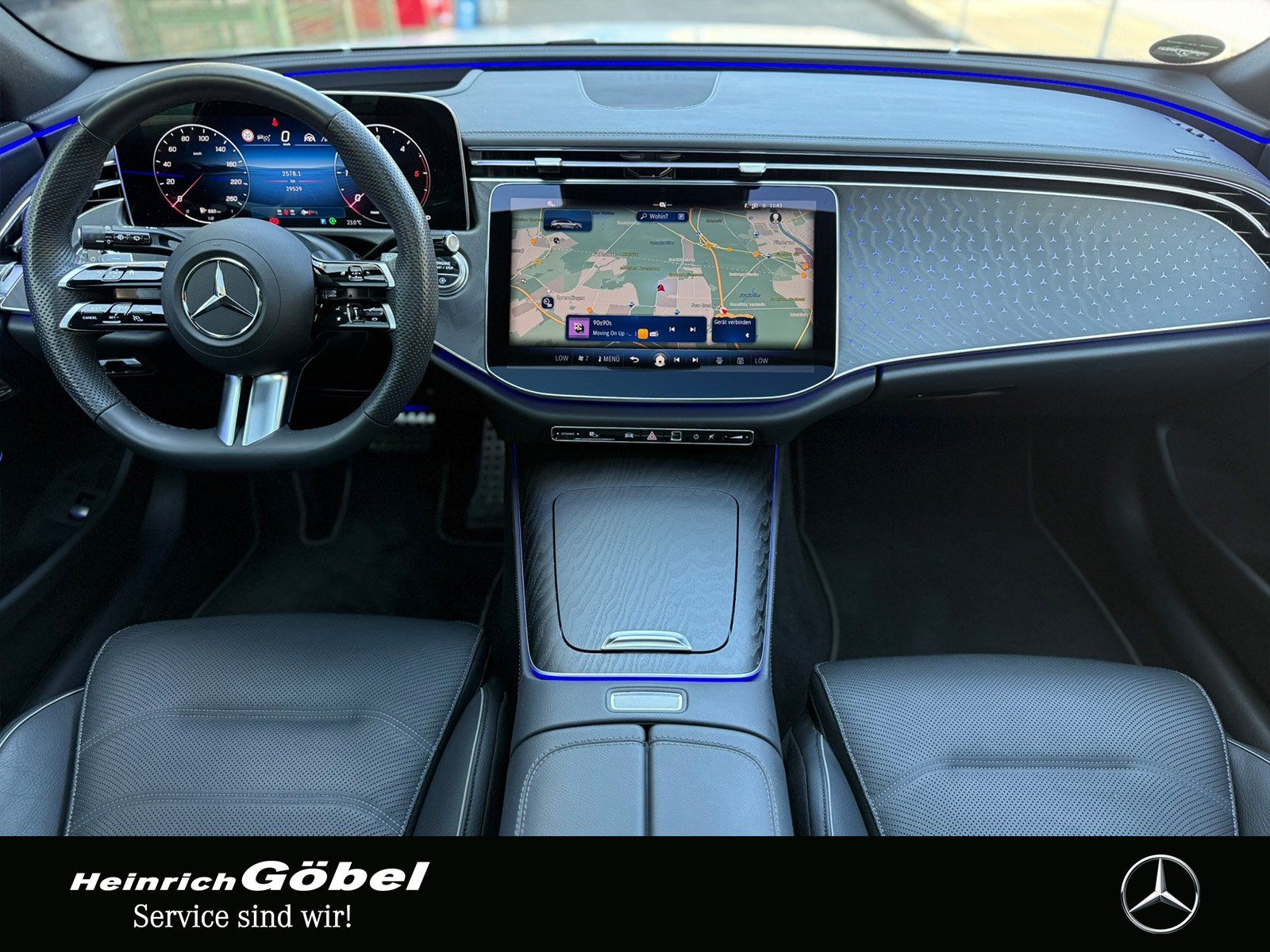 Fahrzeugabbildung Mercedes-Benz E 220 d T AMG*SITZKLI*HEAD-UP*PANO*BURMESTER*AHK