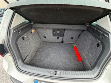Volkswagen Tiguan - 8