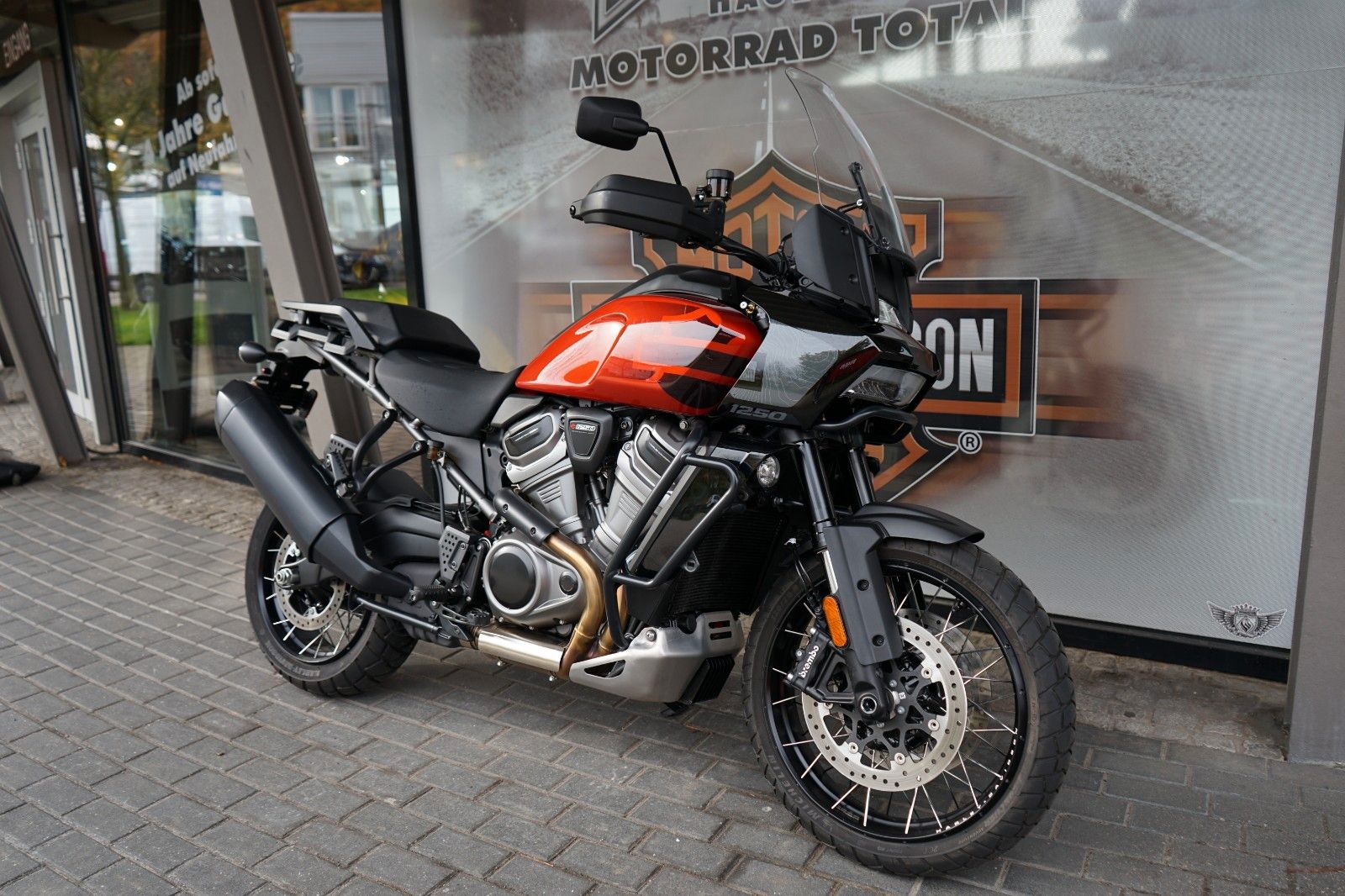 Fahrzeugabbildung Harley-Davidson Pan America Special - MY25 - EX Demo - Rot Fire