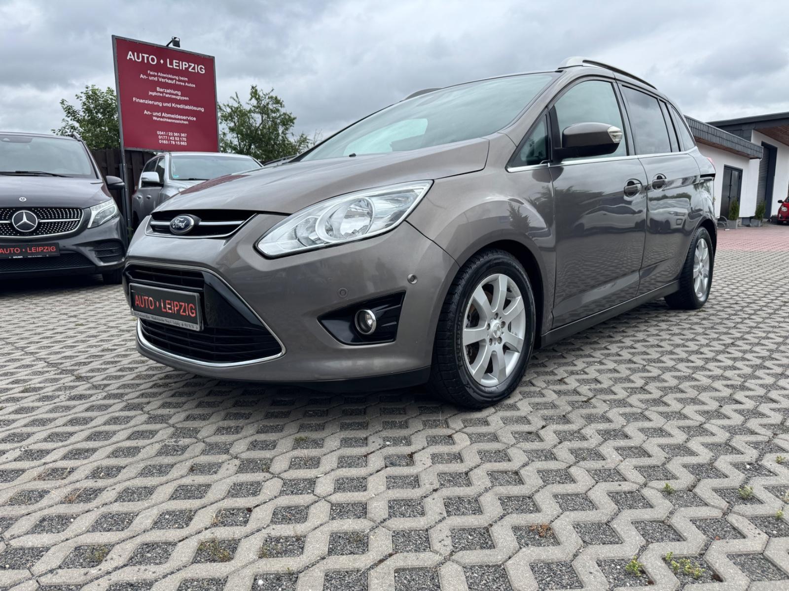 Ford Grand C-Max/Titanium/Klima/Sitzhz/Tempo/PDC.....