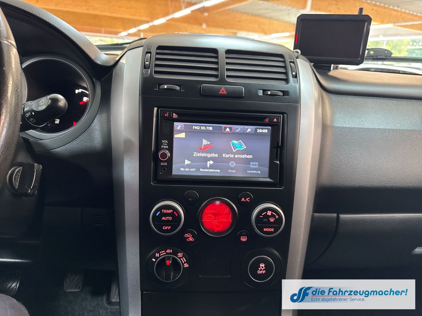 Fahrzeugabbildung Suzuki Grand Vitara 2.4 VVT Comfort Navi Xenon Sperrdif