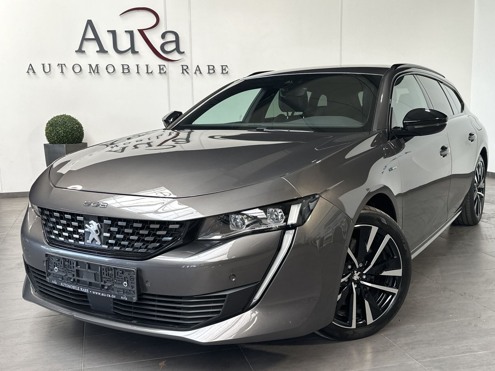 Fahrzeugabbildung Peugeot 508 SW Hybrid 225 GT NAV+LED+ACC+KAM+18ZOLL+VC