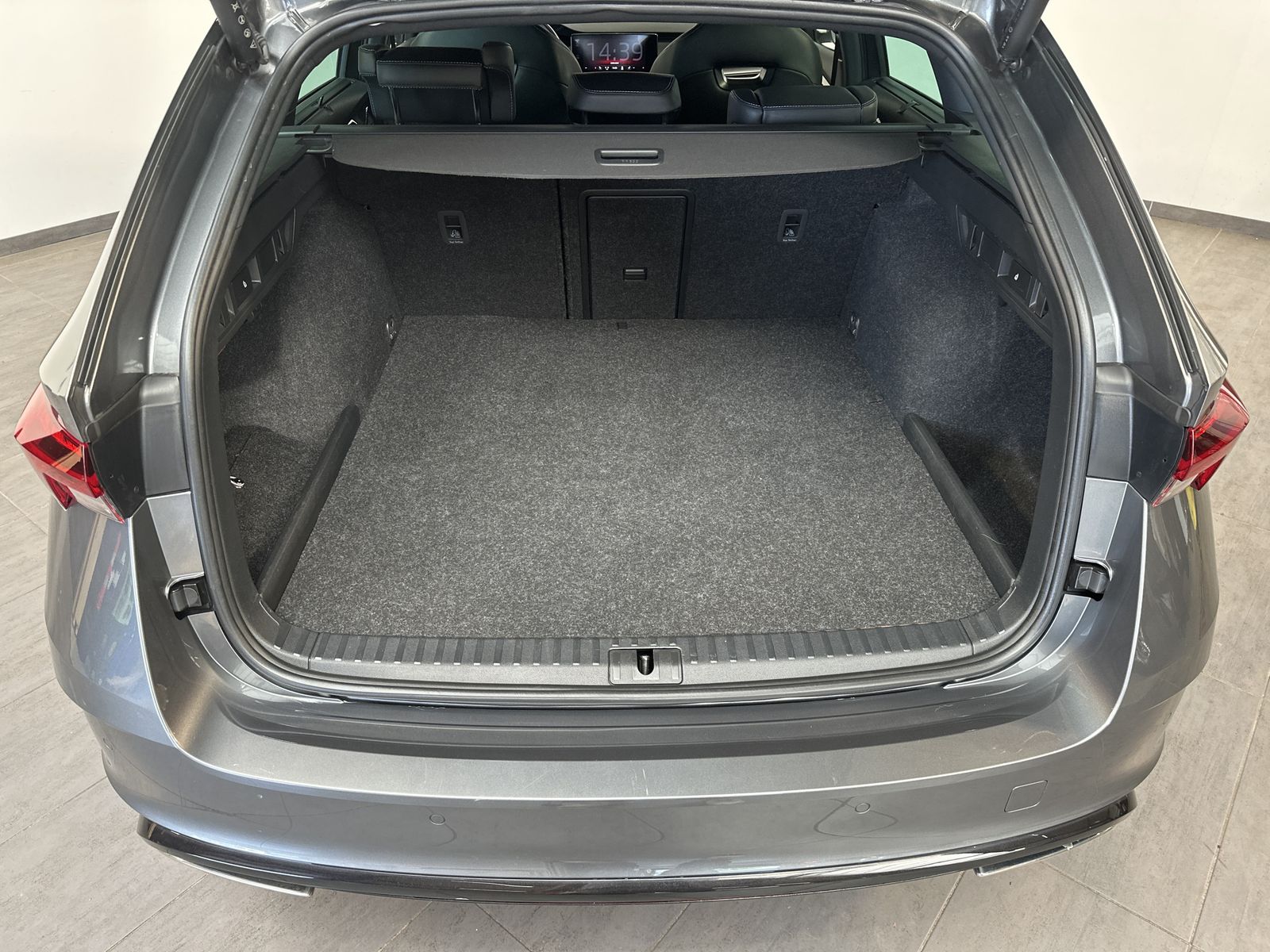 Fahrzeugabbildung SKODA Octavia Combi 1.4 TSI iV RS DSG NAV+LED+KAM+18ZO