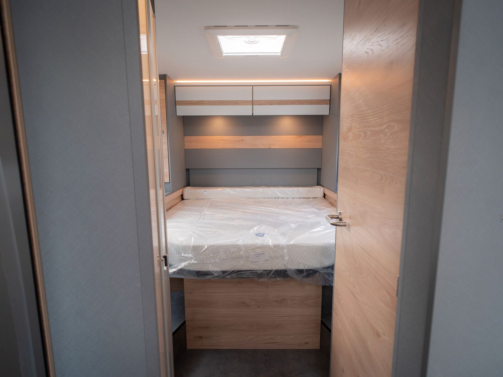 Fahrzeugabbildung Dethleffs Just Camp Active T 7052 DBL *AKTION*Hubbett*Navi