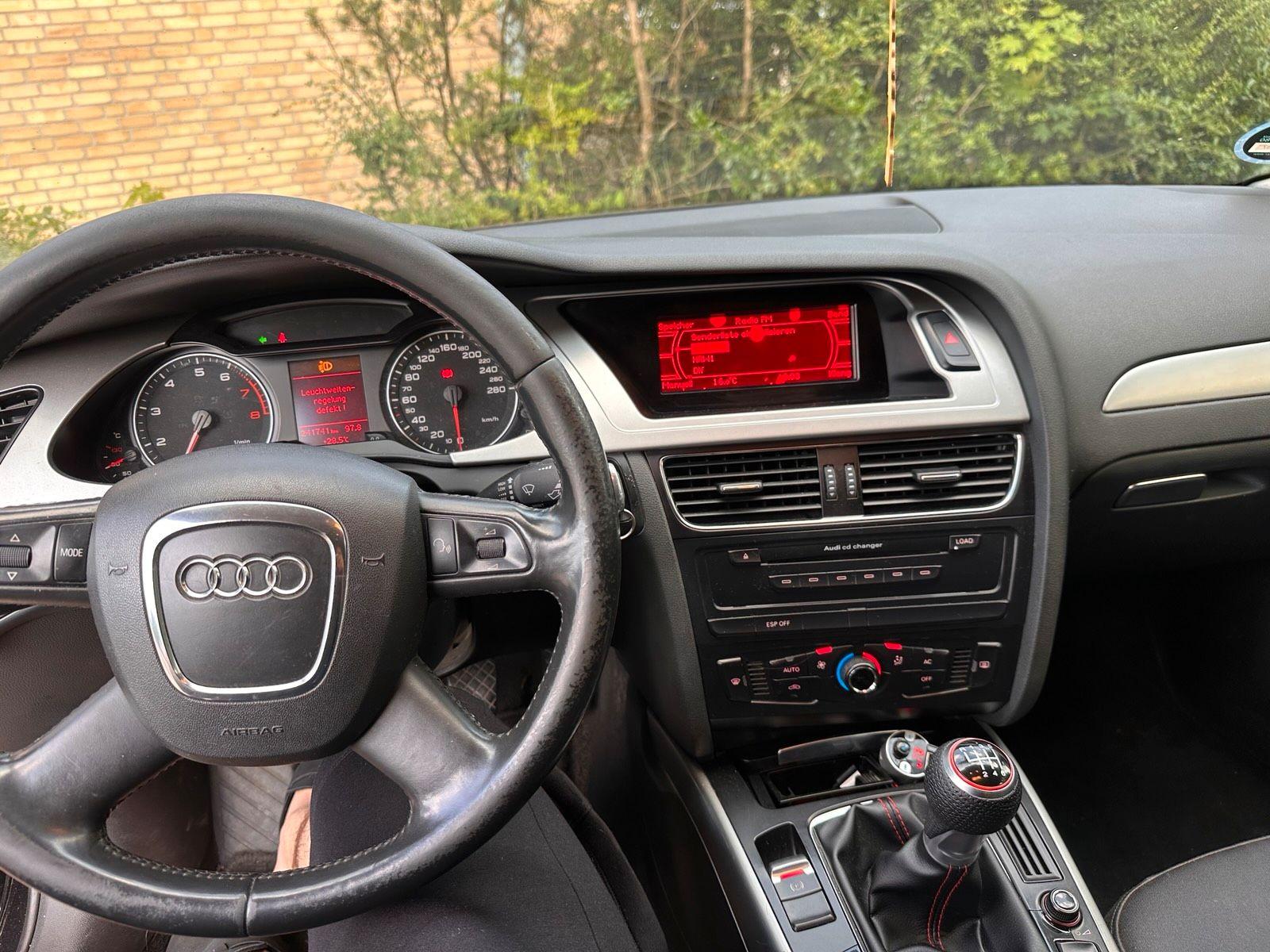 Audi A4 2009 — photo 8