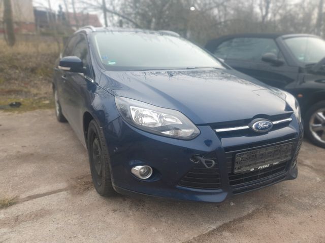 Ford Focus Turnier Titanium MOTOR SCHADEN