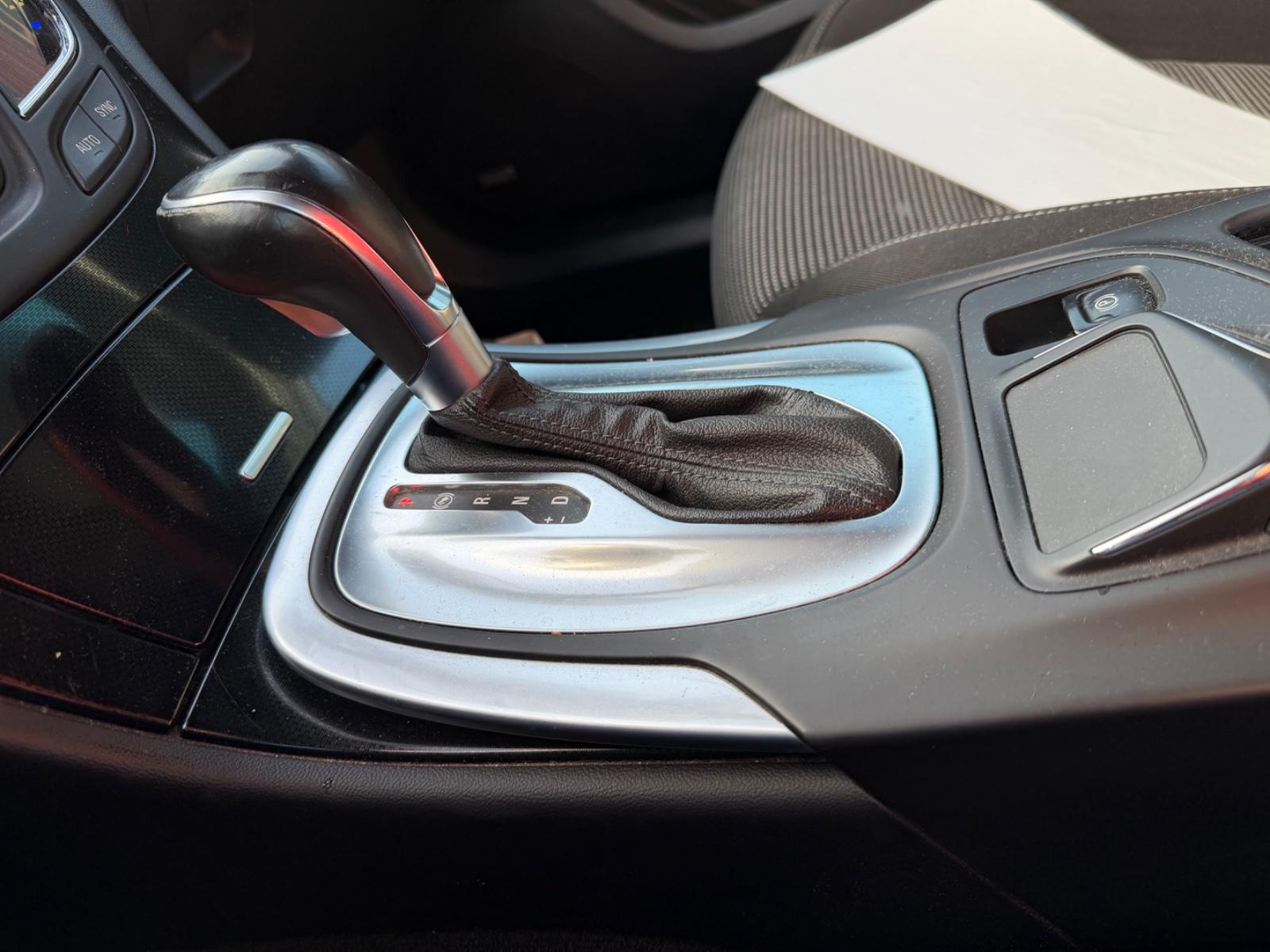 Opel Insignia 2014 — photo 19