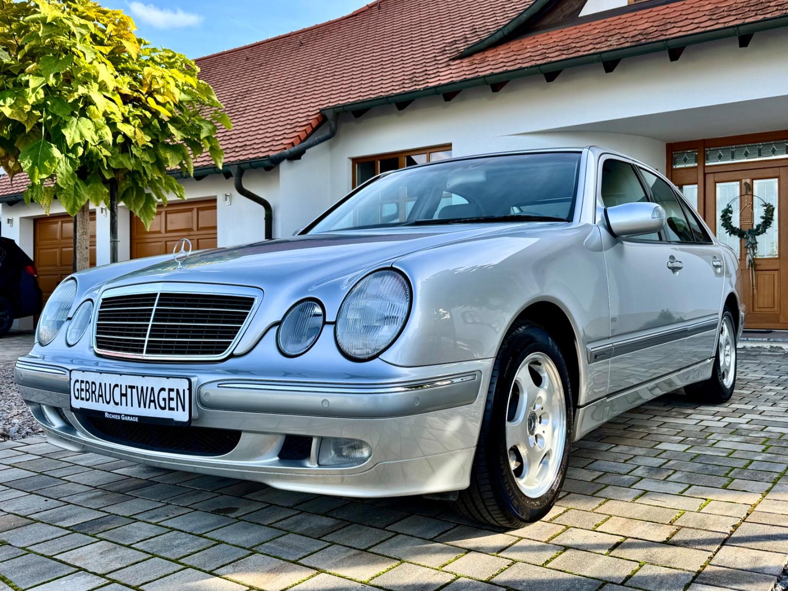 Mercedes-Benz E 320