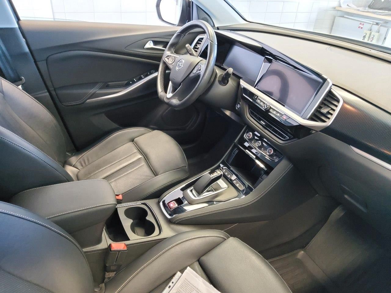 Fahrzeugabbildung Opel Grandland (X) ULTIMATE 4HYBRID NAVI/LED/360°/AHK