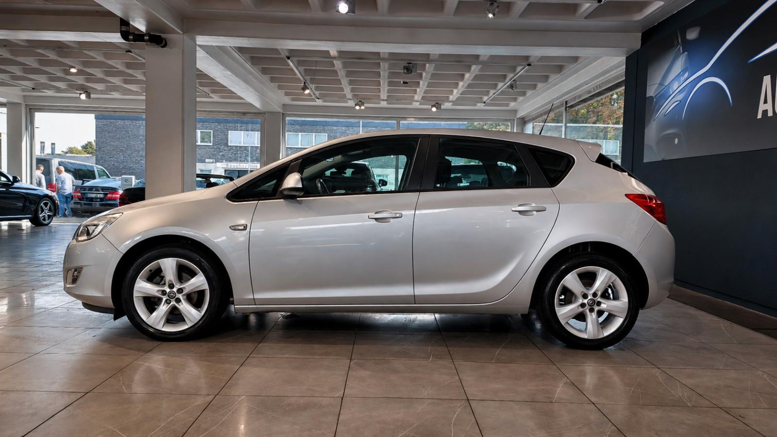 Opel Astra J Lim. 5-trg Edition *Erst 78tkm*Automatik