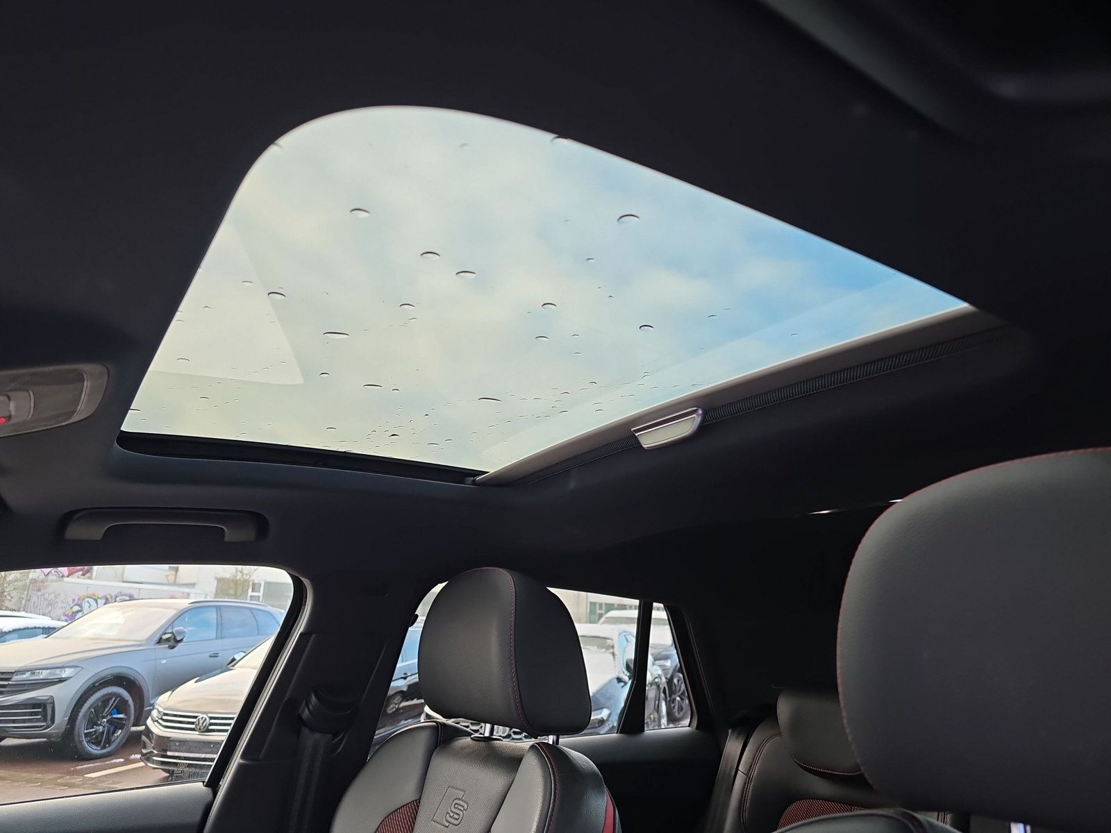 Fahrzeugabbildung Audi Q2 35 TFSI S line LED PANO STANDHZG LM19