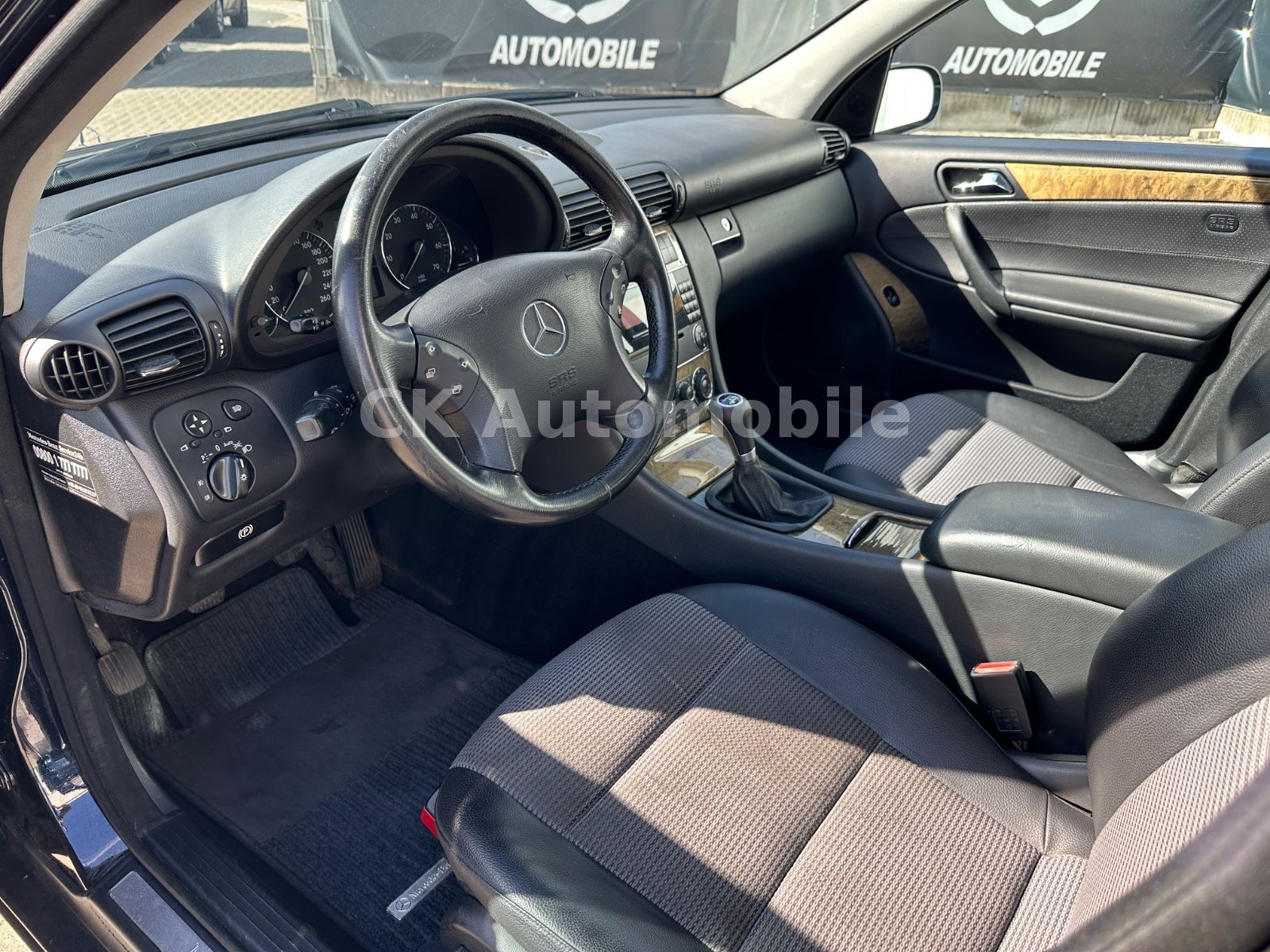 Fahrzeugabbildung Mercedes-Benz C 200 C T-Modell Kompressor Avantgarde/Xenon/PDC