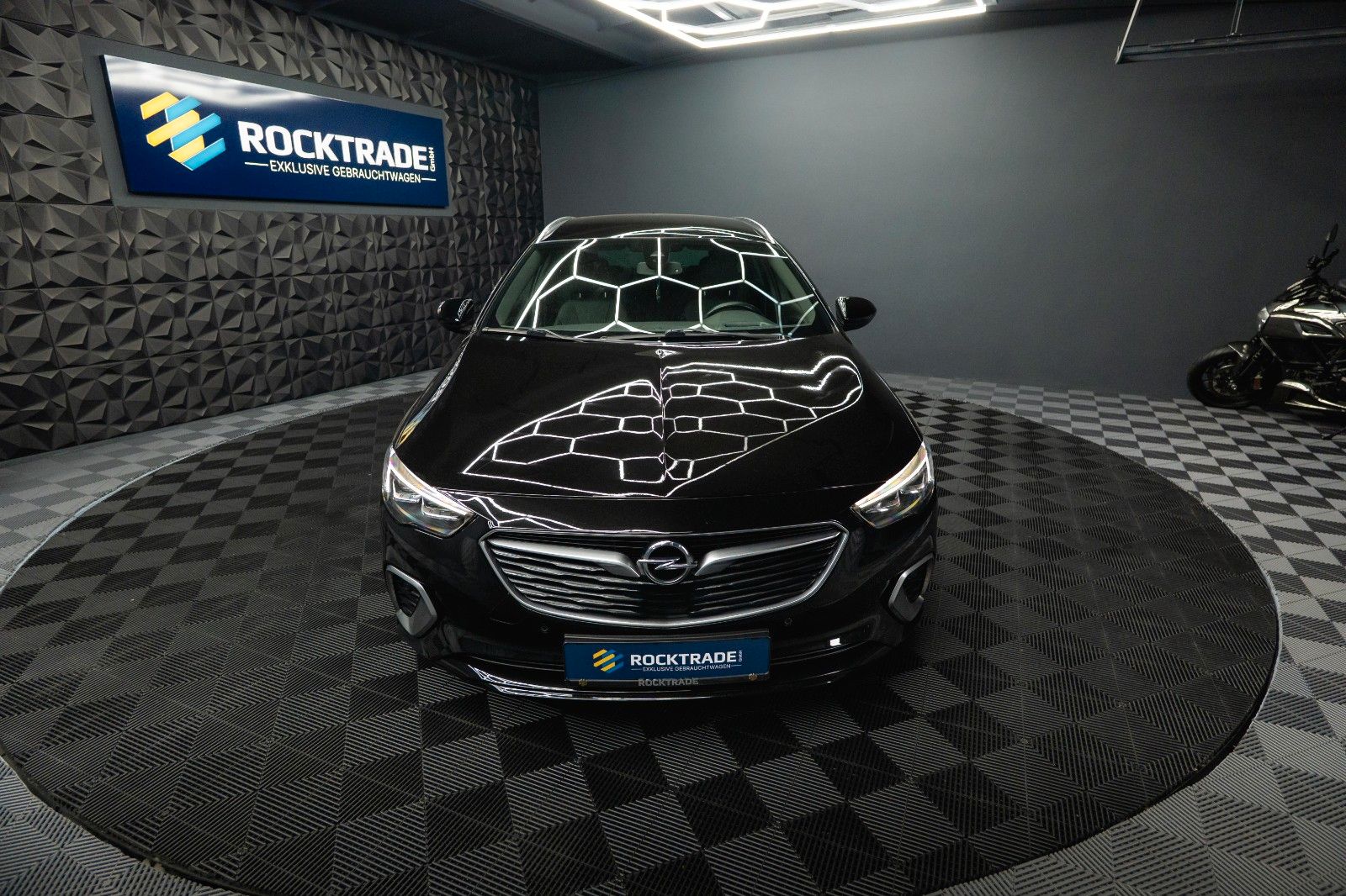 Fahrzeugabbildung Opel Insignia B Sports Tourer GSi 4x4 *ACC*LED*HU*DAB