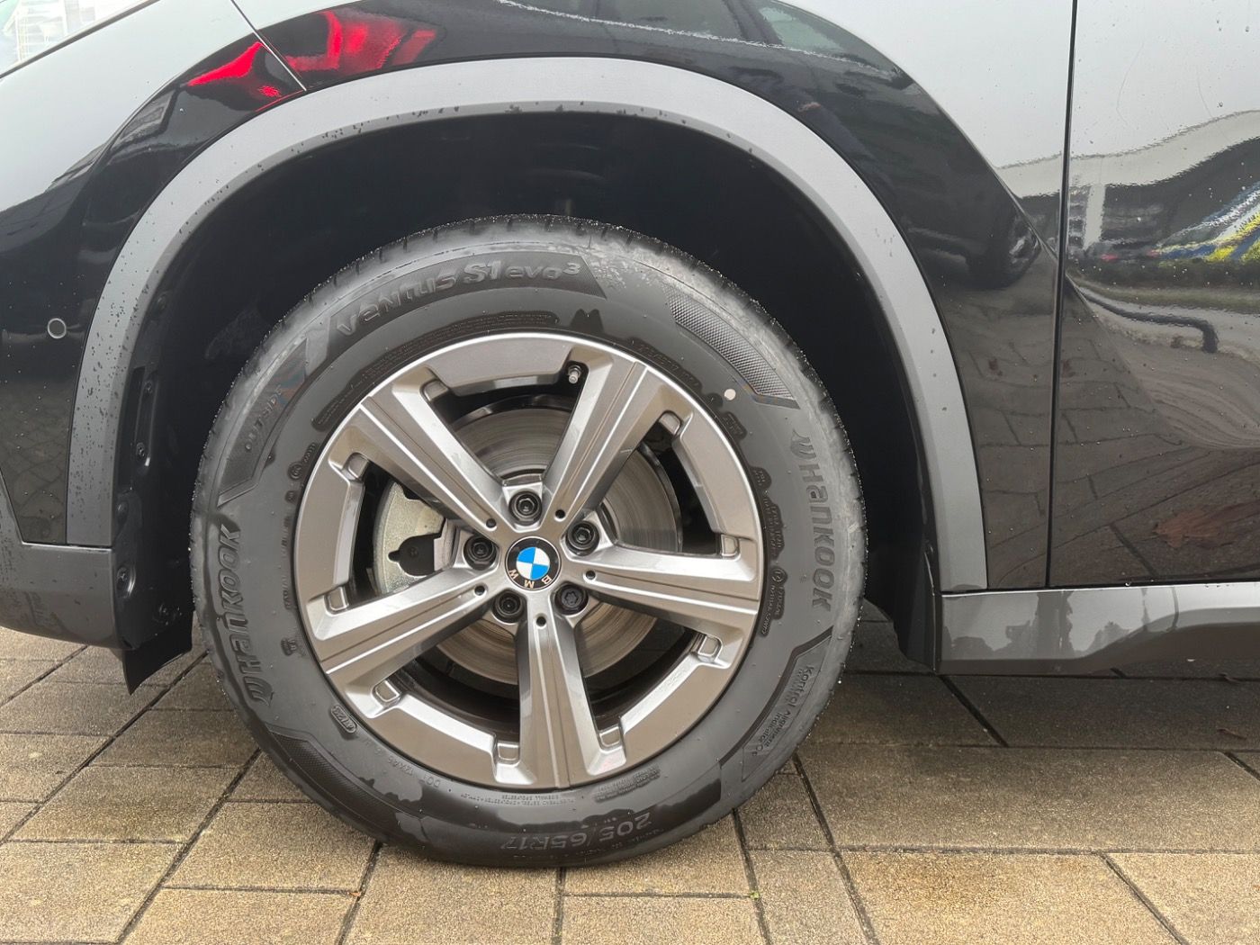 Fahrzeugabbildung BMW X1 sDrive18i AHK/AdaptLED/KomfZug/RFK/DrivAssi