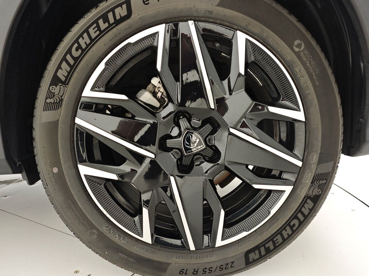 Peugeot 3008 Hybrid 145 e-DCS6 Allure imagem 3