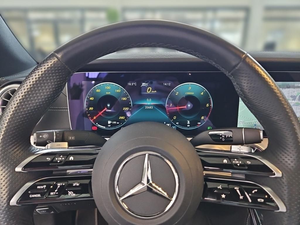 Fahrzeugabbildung Mercedes-Benz E 220 d Coupé AMG Night Pano ACC 360° Multibeam