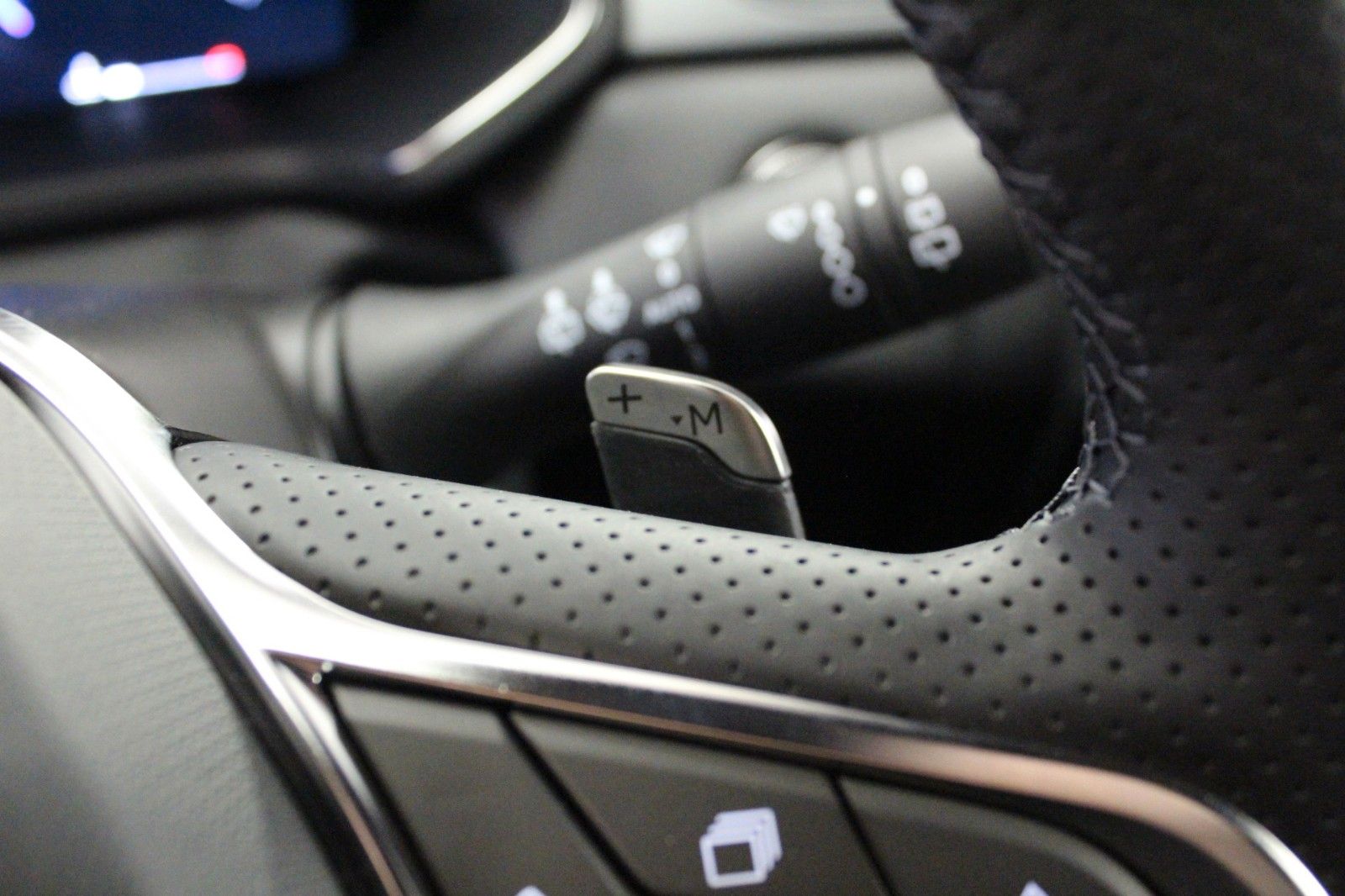 Fahrzeugabbildung Renault Captur Mild Hybrid 140 EDC Techno*Safety Paket*