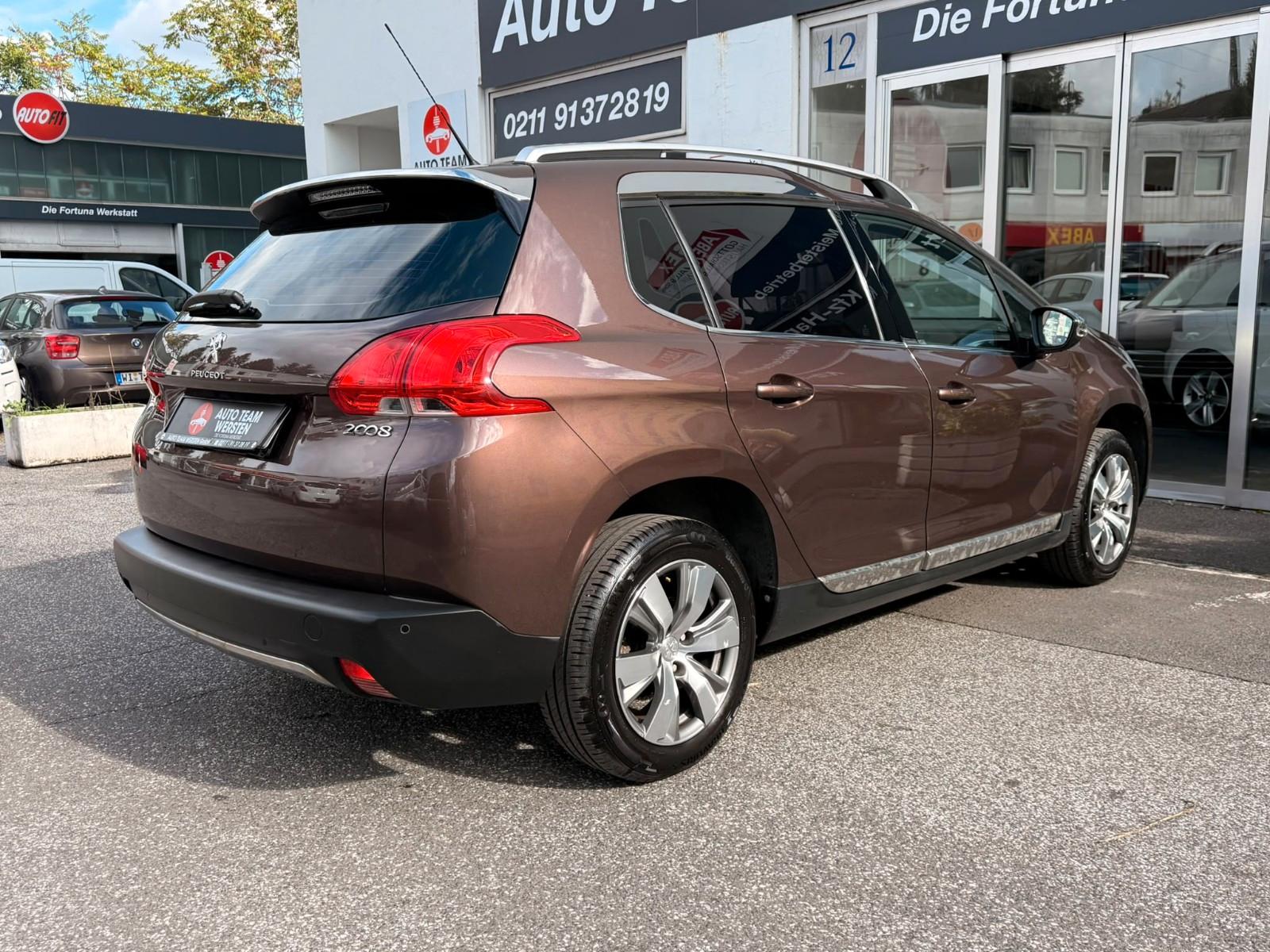 Peugeot 2008 *1.2 Benzin* *Gut gepflegt*
