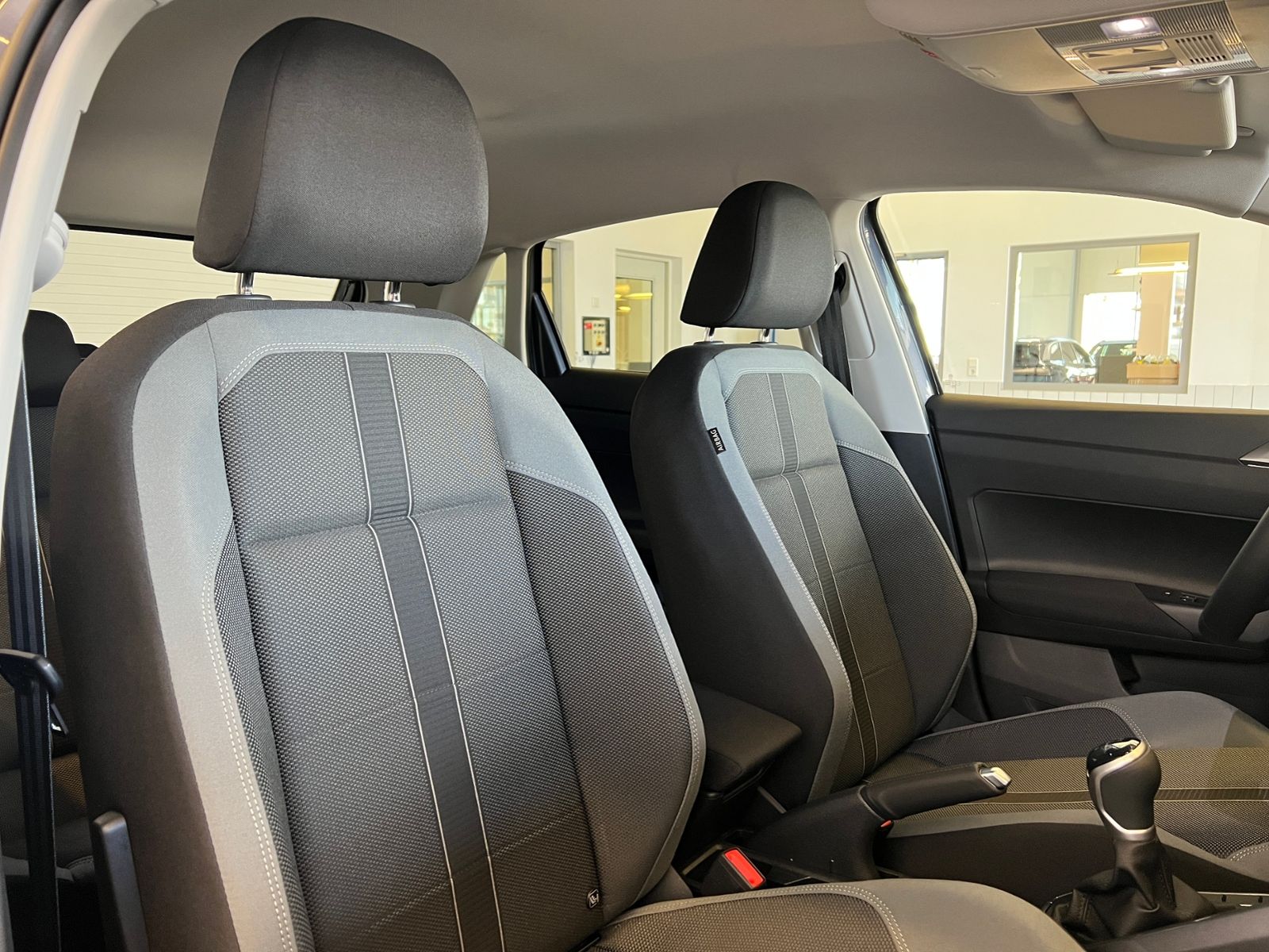 Fahrzeugabbildung Volkswagen Polo Style 1.0 TSI *15"-LM, Navi, ACC*