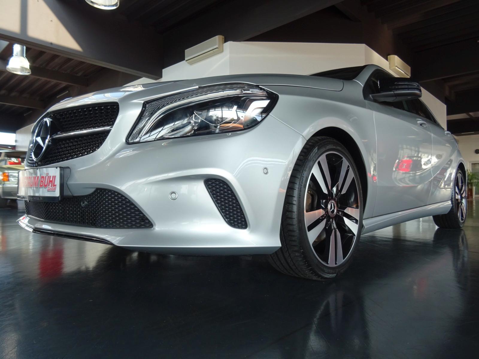 Mercedes-Benz A 220 4MATIC Urban/ Autom/ Navi/ LED/ AHK/ Night