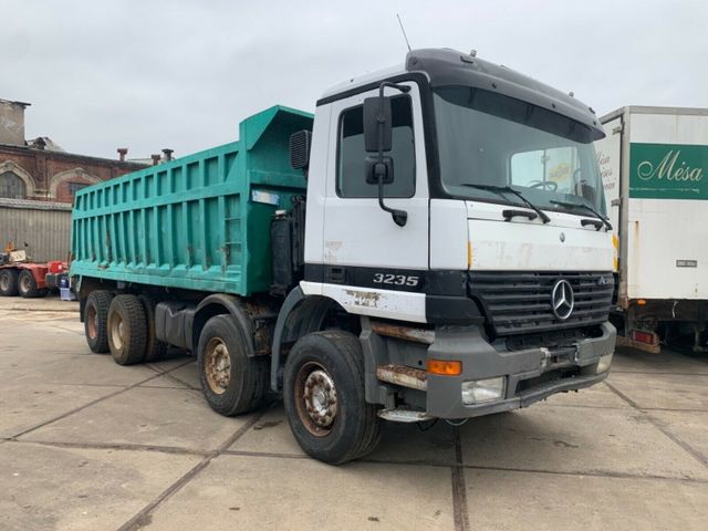 Mercedes-Benz Actros 3235 8x4 engine problem, manual