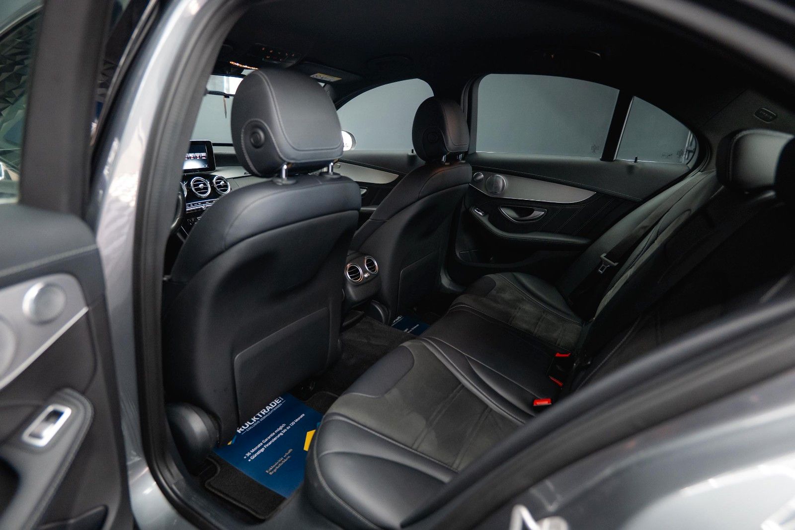 Fahrzeugabbildung Mercedes-Benz C 63 AMG Lim. | BURMESTER | LED | Top Zustand