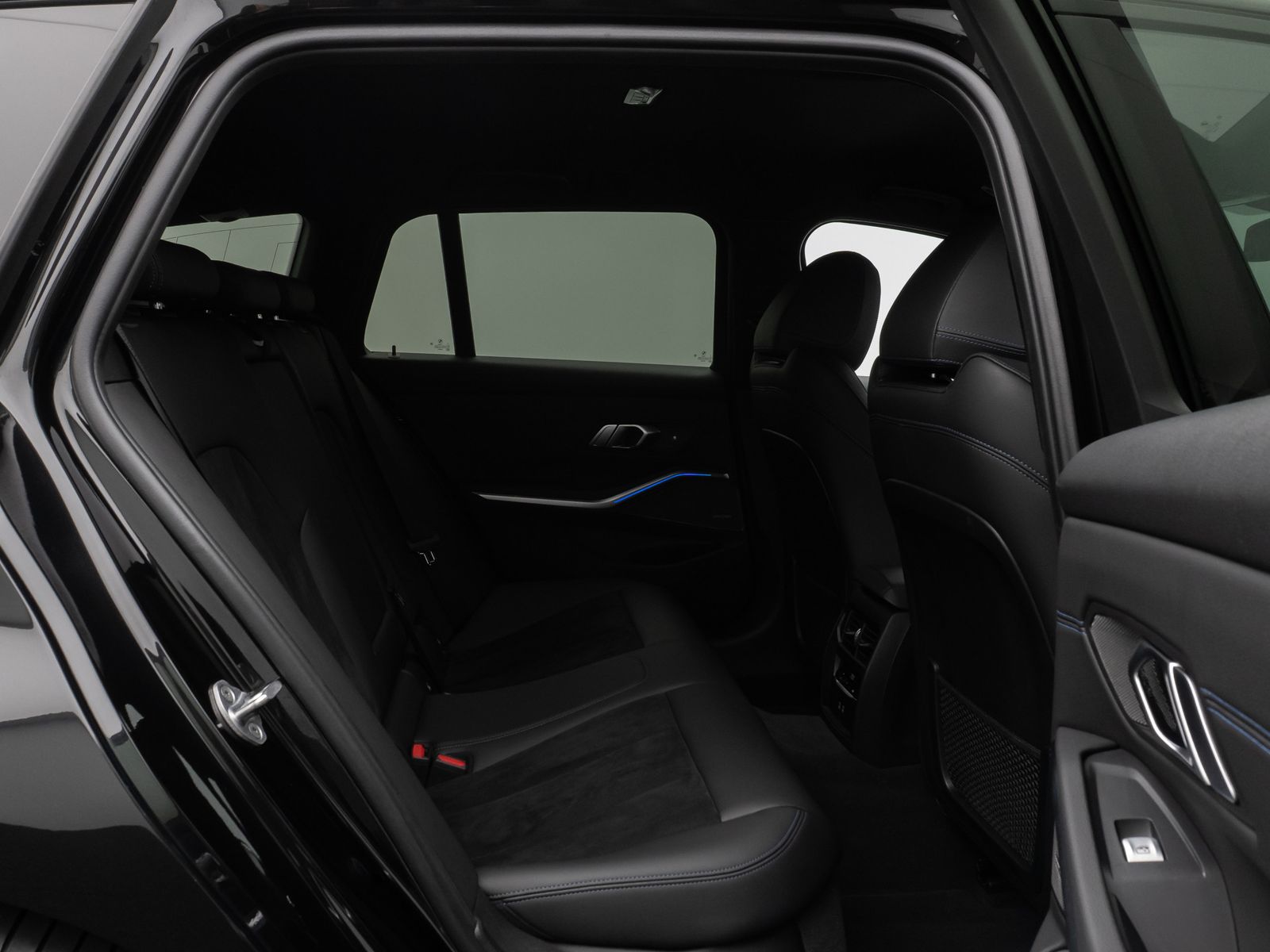 Fahrzeugabbildung BMW 330d xD M Sport Kamera HUD DAB H/K LED 19Zoll