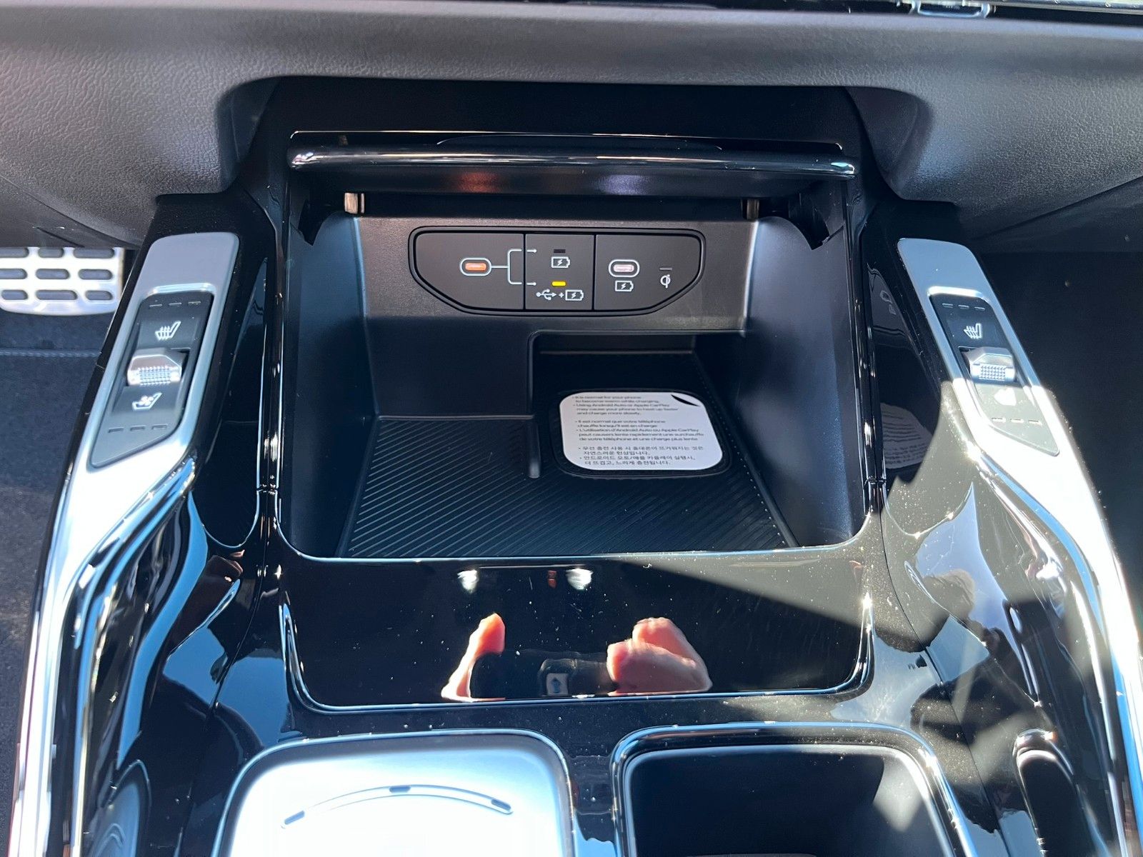 Fahrzeugabbildung Kia Sorento Platinum 4WD 7-Sitzer Pano Leder uvm.