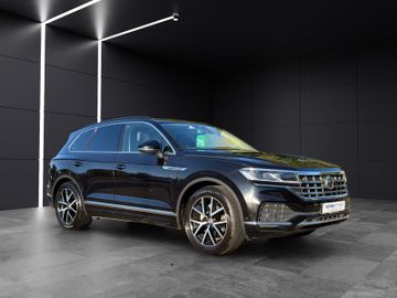 Volkswagen Touareg - 1