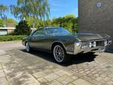 Buick Riviera - Buick mit Benzin-Antrieb