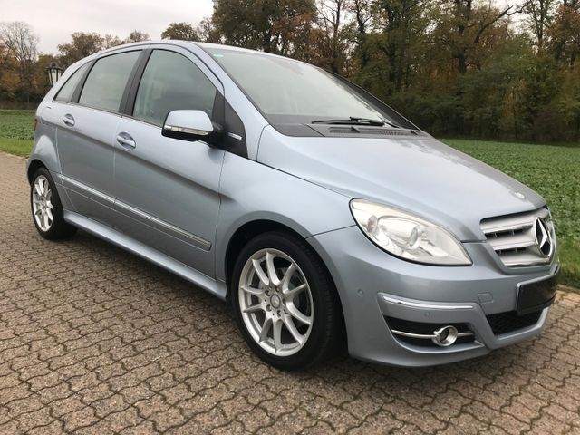 Mercedes-Benz B 180 *Navi*PDC*Klima*AHK*