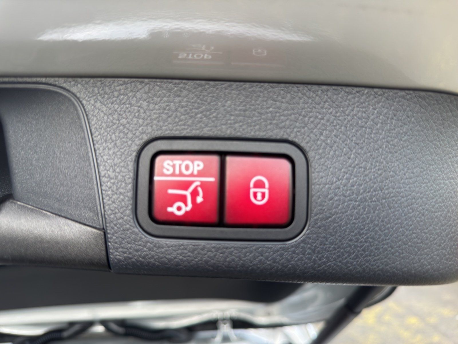 Fahrzeugabbildung Mercedes-Benz GLB 200d 4M AMG 7-Sitz DISTRO Pano HUD Memo MLED