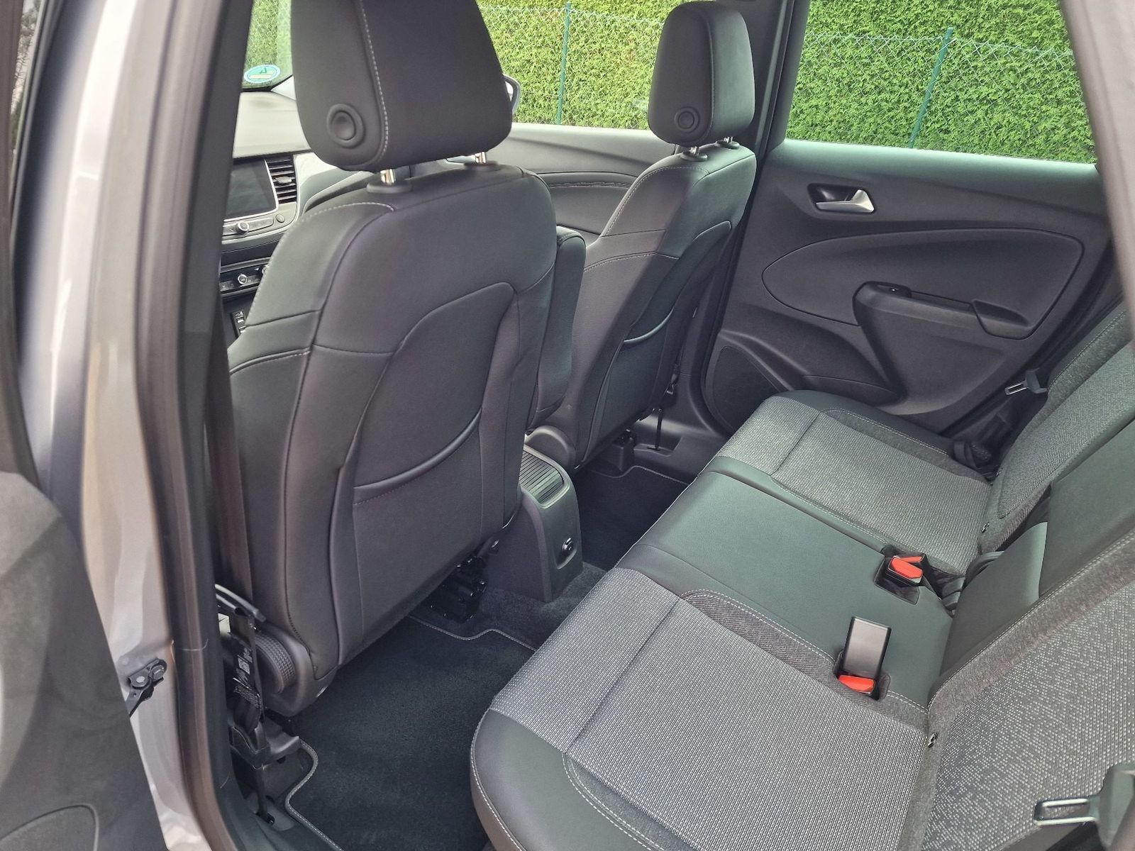 Fahrzeugabbildung Opel Crossland Elegance, Navi, Kamera,Sitzheizung