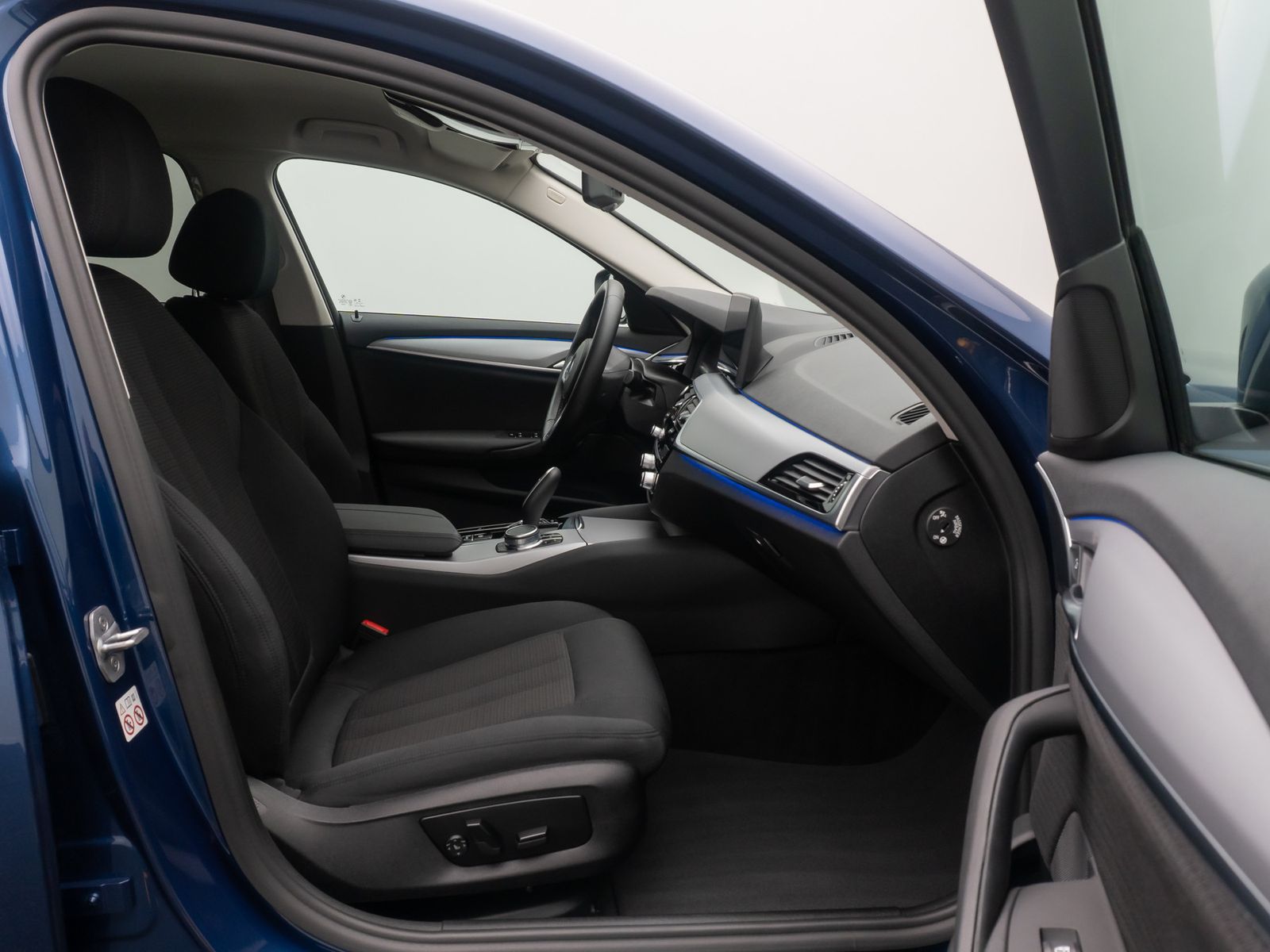 Fahrzeugabbildung BMW 530d xD HUD DAB HiFi Kamera Laser Alarm Komfort