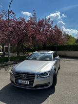 Audi A8 3.0 TDI Quattro, Vollausstattung, 8-fach ber. - silberne Audi A8