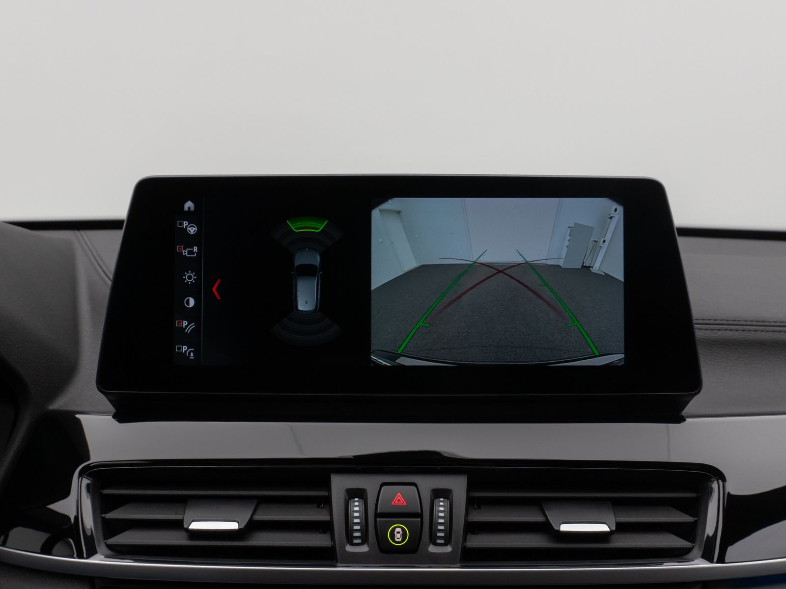 Fahrzeugabbildung BMW X1 xD25e xLine Kamera HUD DAB H/K Komfort Sport