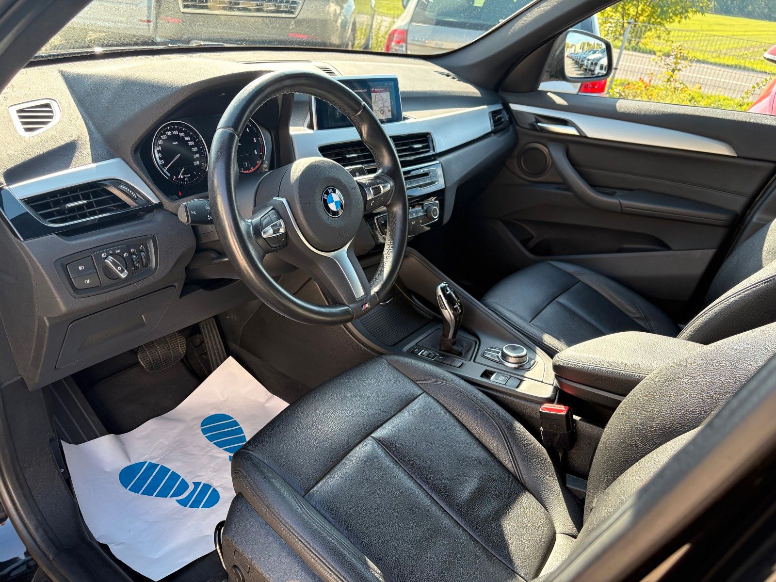Fahrzeugabbildung BMW X1 sDrive18d Aut. Navi Leder M SPORTLENKRAD 1.HD