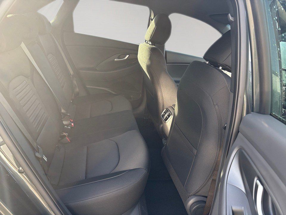 Fahrzeugabbildung Hyundai i30 1.0T 100PS DCT Advantage