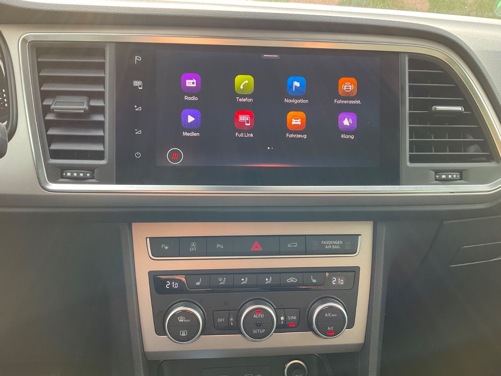 Fahrzeugabbildung SEAT Ateca 1.5 TSI Xperience DSG,LED,Kamera,Navi
